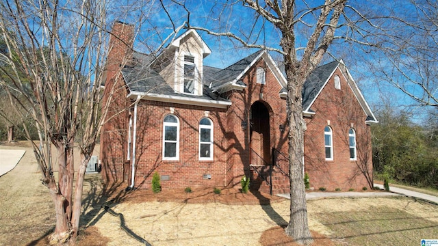 view of front of house featuring a front yard