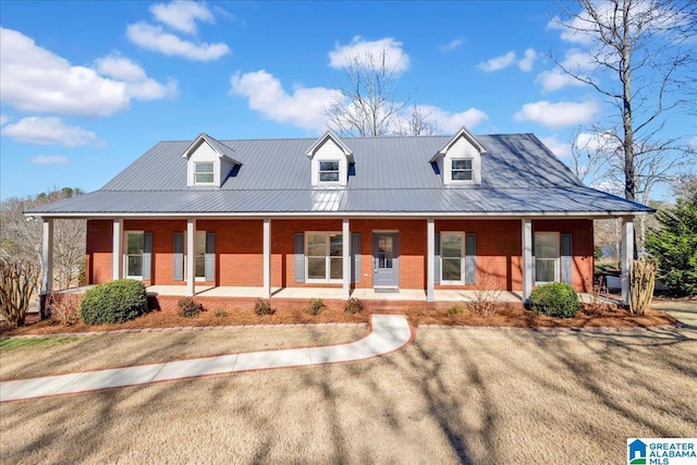 view of front facade with covered porch