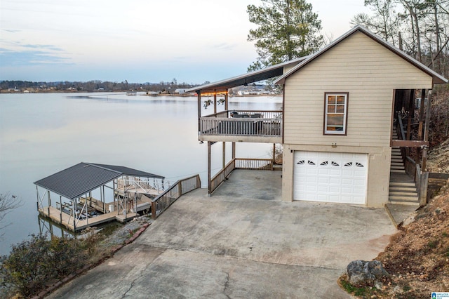 dock area featuring a water view