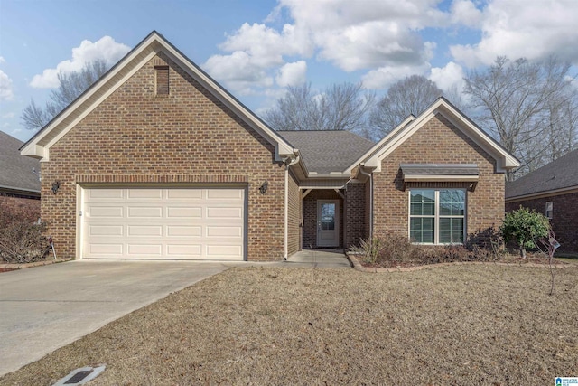 view of front property featuring a garage