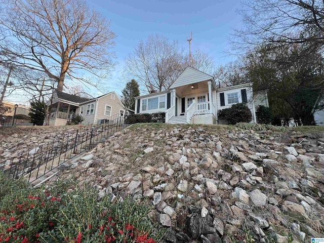 view of front of house featuring a porch