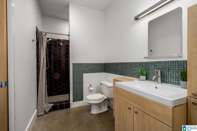 bathroom with tasteful backsplash, concrete floors, toilet, vanity, and a shower with shower curtain