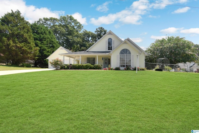 view of front of home featuring a porch and a front lawn