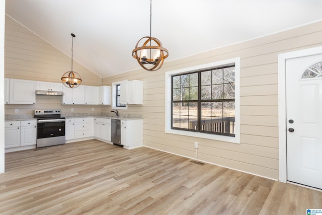 kitchen featuring stainless steel appliances, pendant lighting, light hardwood / wood-style flooring, a notable chandelier, and white cabinetry