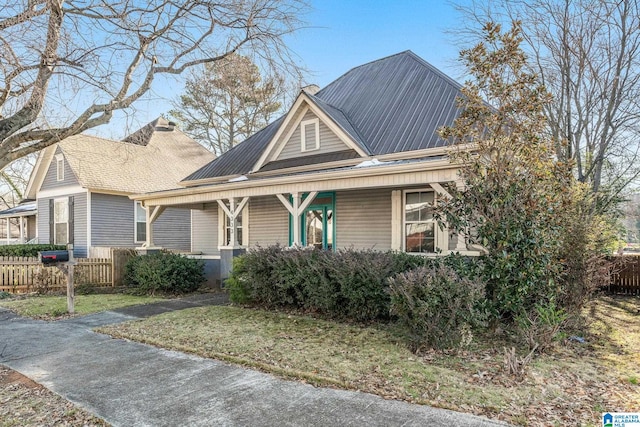 view of front facade with covered porch