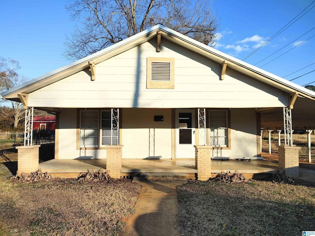 view of front of property featuring a porch