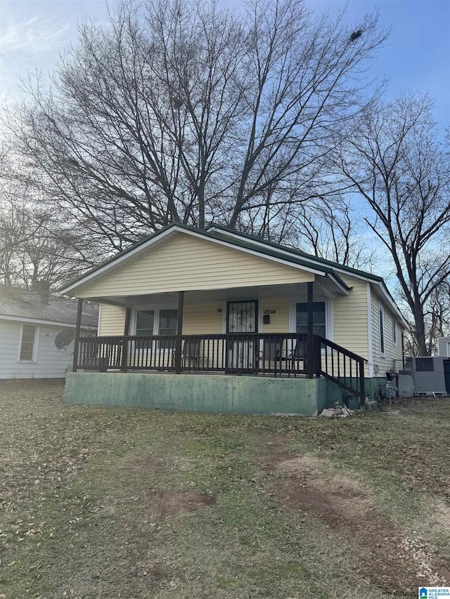 view of front of home featuring covered porch