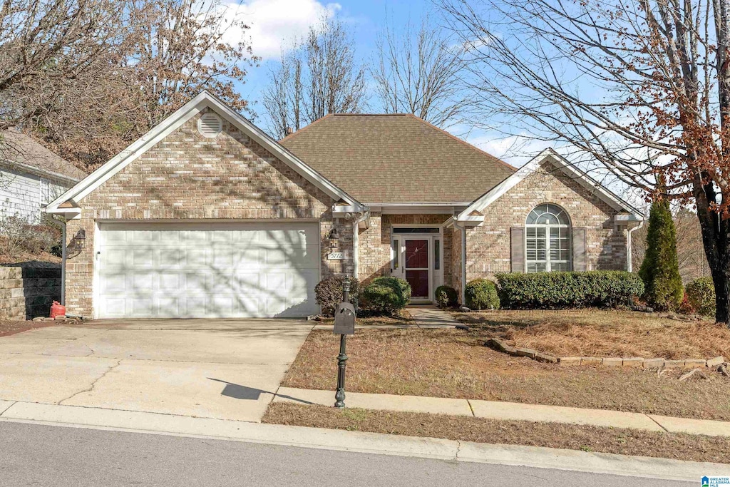 view of front facade featuring a garage