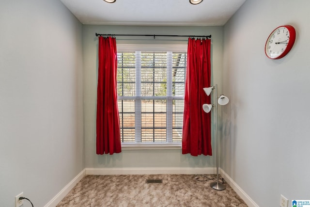 entryway featuring carpet