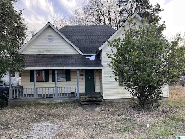 view of front of house featuring a porch