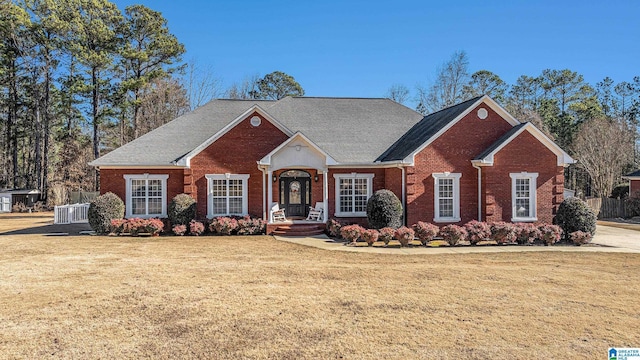 view of front of property with a front yard