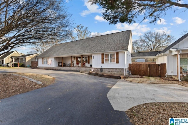 view of front of house with a porch