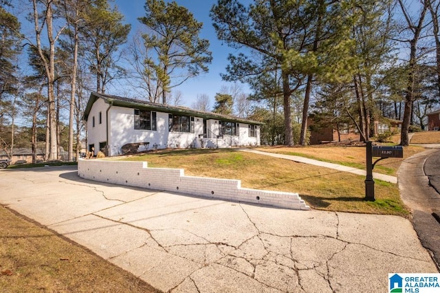 view of front of home with a front yard