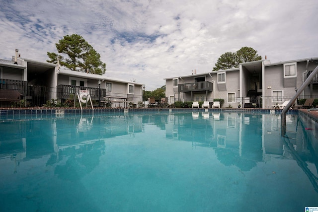 view of swimming pool