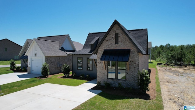 view of front of house with a front lawn