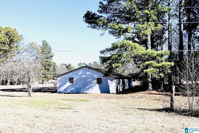 view of side of property