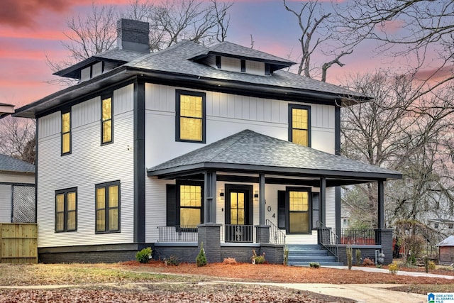 view of front of house featuring covered porch