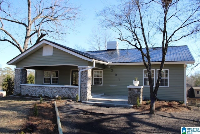 view of front of home with covered porch