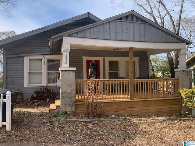 bungalow-style house featuring covered porch