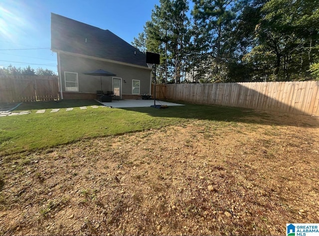 view of yard with a patio