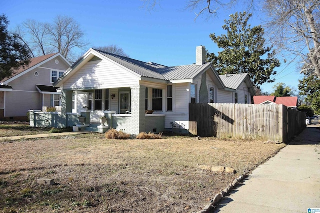 view of front of house featuring covered porch