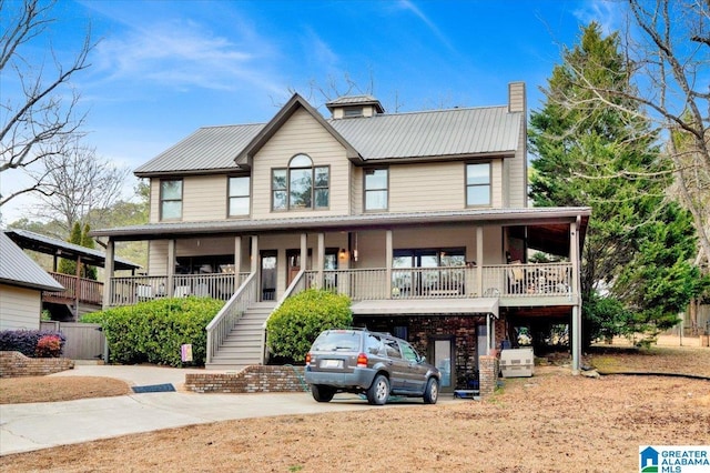 view of front of home with covered porch