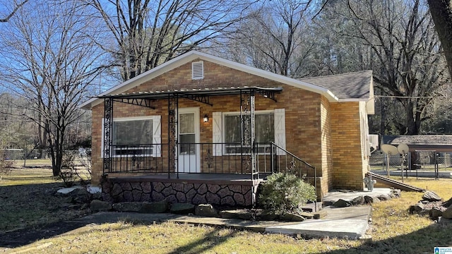 view of front facade with covered porch