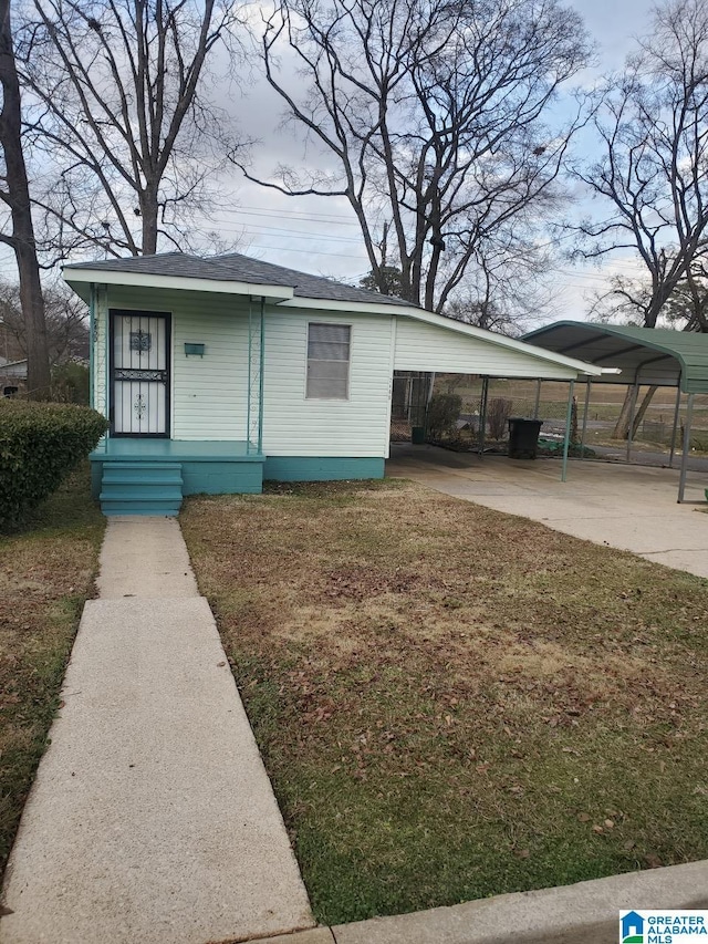 view of front of home featuring a front yard and a porch