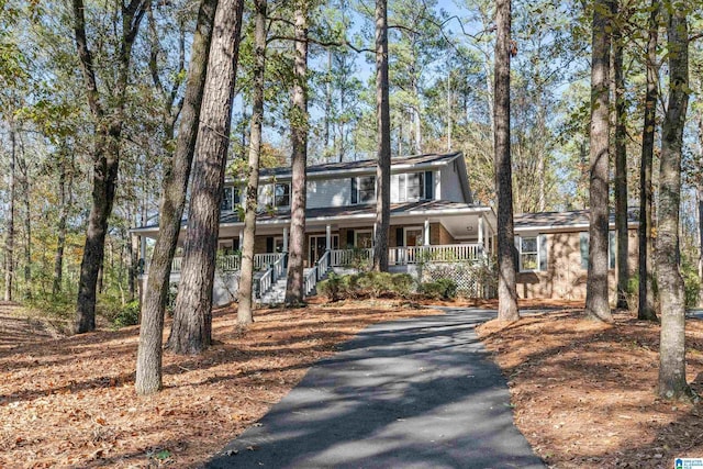 view of front of home featuring a porch