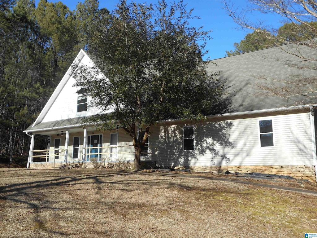 view of front of home featuring a porch