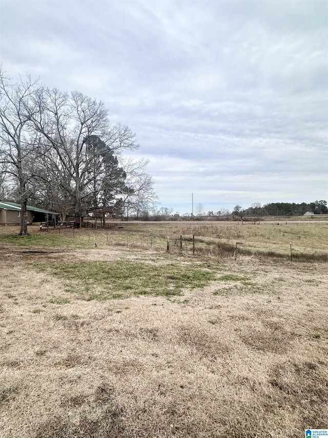 view of yard featuring a rural view