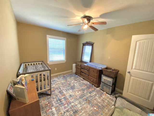 bedroom with ceiling fan