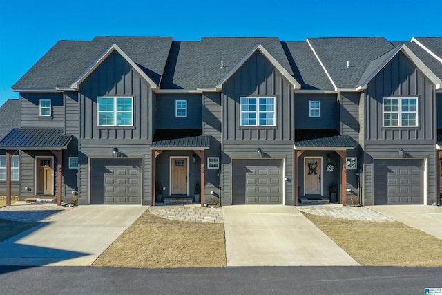 view of front facade with a garage