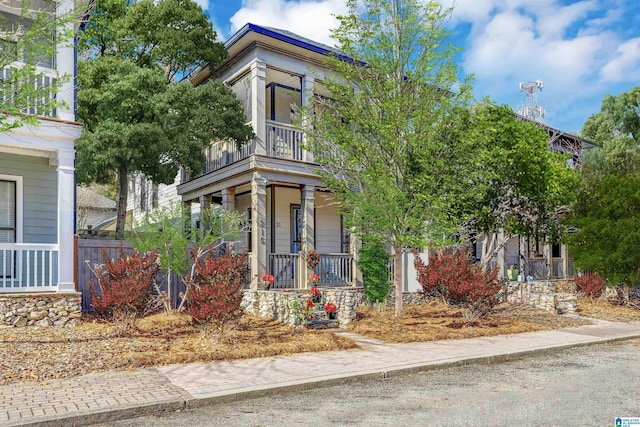 view of front of property featuring a porch