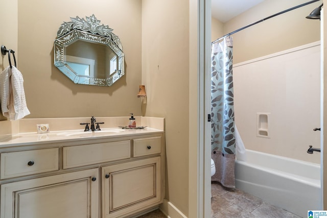 full bathroom featuring vanity, toilet, and shower / bath combo