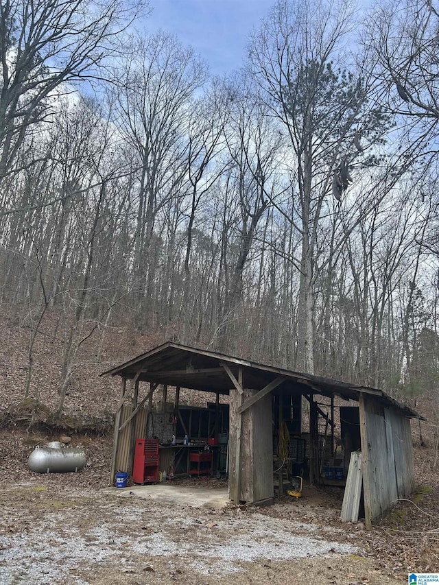 view of outbuilding