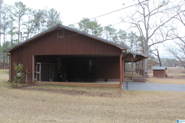 exterior space featuring a porch