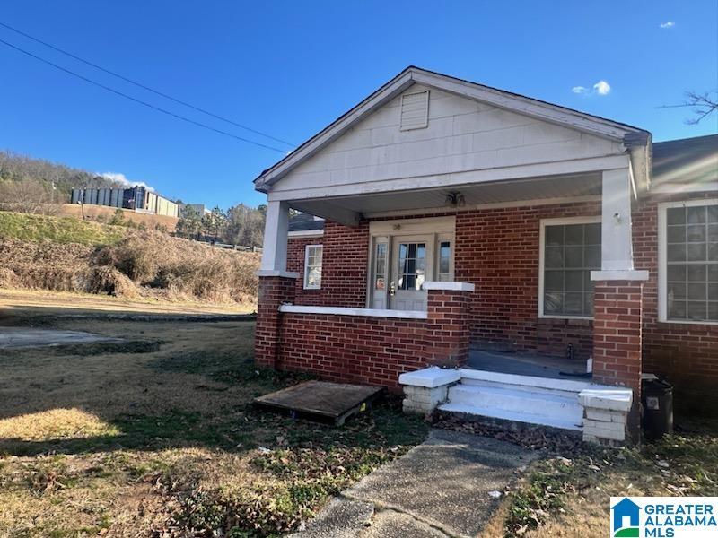 view of front of property with covered porch