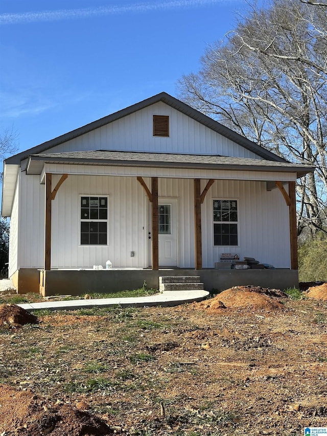 view of front of home featuring a porch