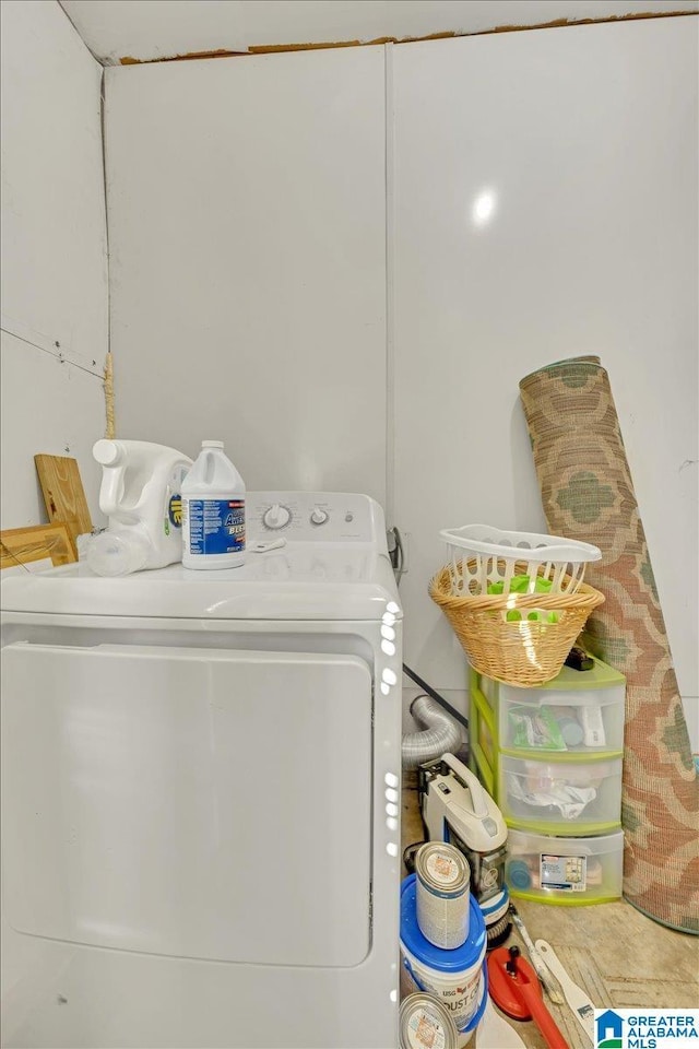 laundry area featuring washer / dryer