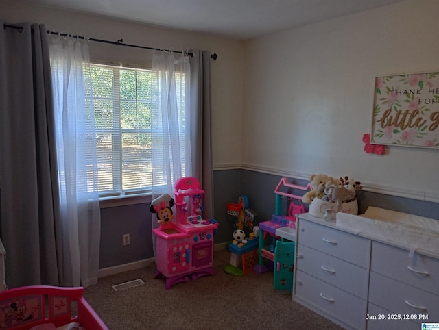 bedroom with carpet flooring