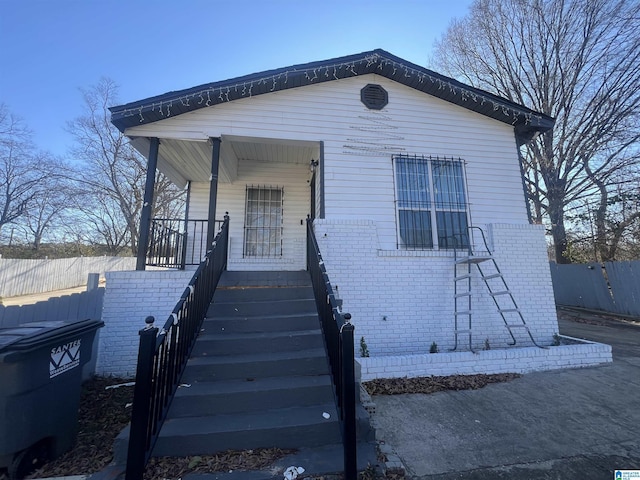 view of front of property with covered porch