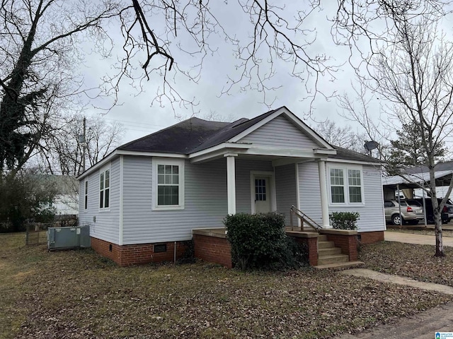 bungalow-style house with covered porch