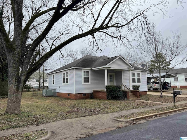 view of front of home featuring a carport