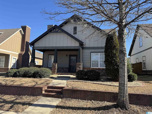 craftsman-style house with a porch