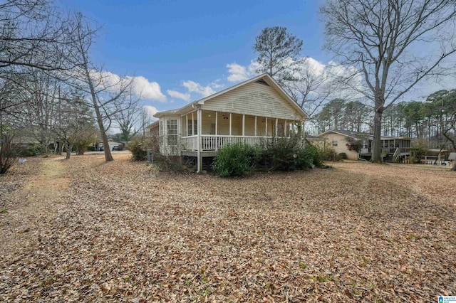 view of front of house featuring a porch