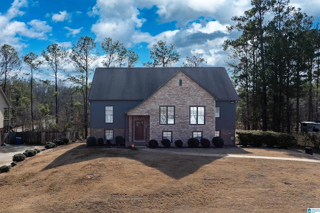 view of front facade with a front yard