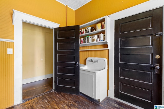 pantry with washer / clothes dryer