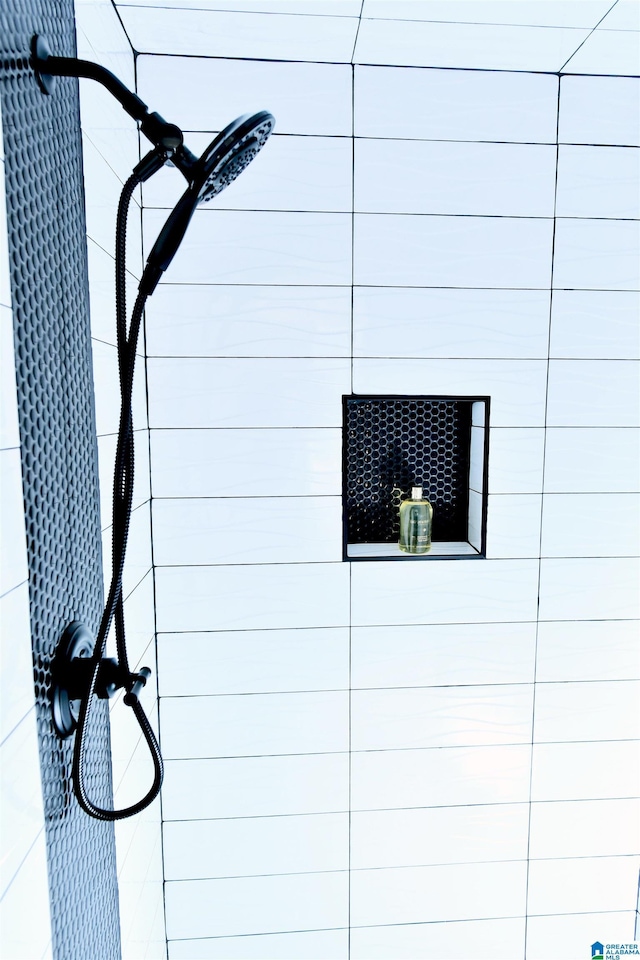 details featuring walk in shower