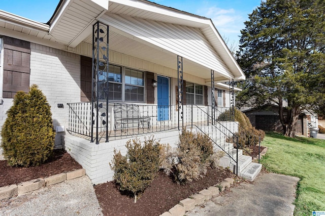 view of front of property featuring a porch